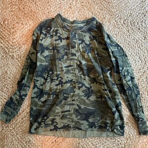 Men’s LL bean shirt